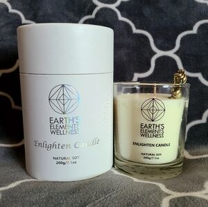 NWT Earth Elements Wellness Enlighten candle 🤍💛